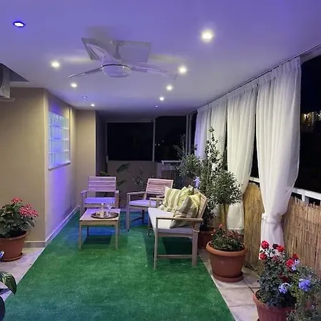 Flowery Penthouse In Centre Of Апартаменты