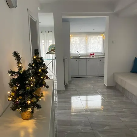 Апартаменты Flowery Penthouse In Centre Of *