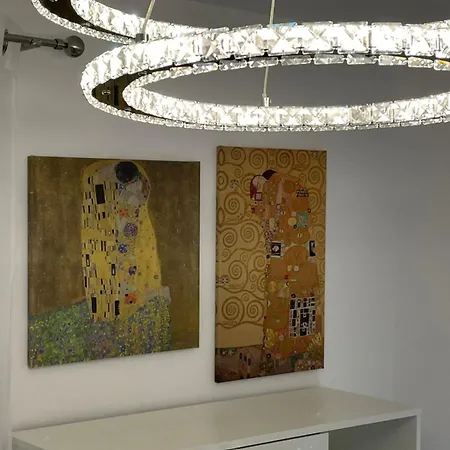 Апартаменты Flowery Penthouse In Centre Of