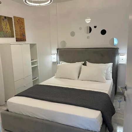 Flowery Penthouse In Centre Of Saloniki
