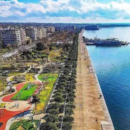 Flowery Penthouse In Centre Of * Saloniki